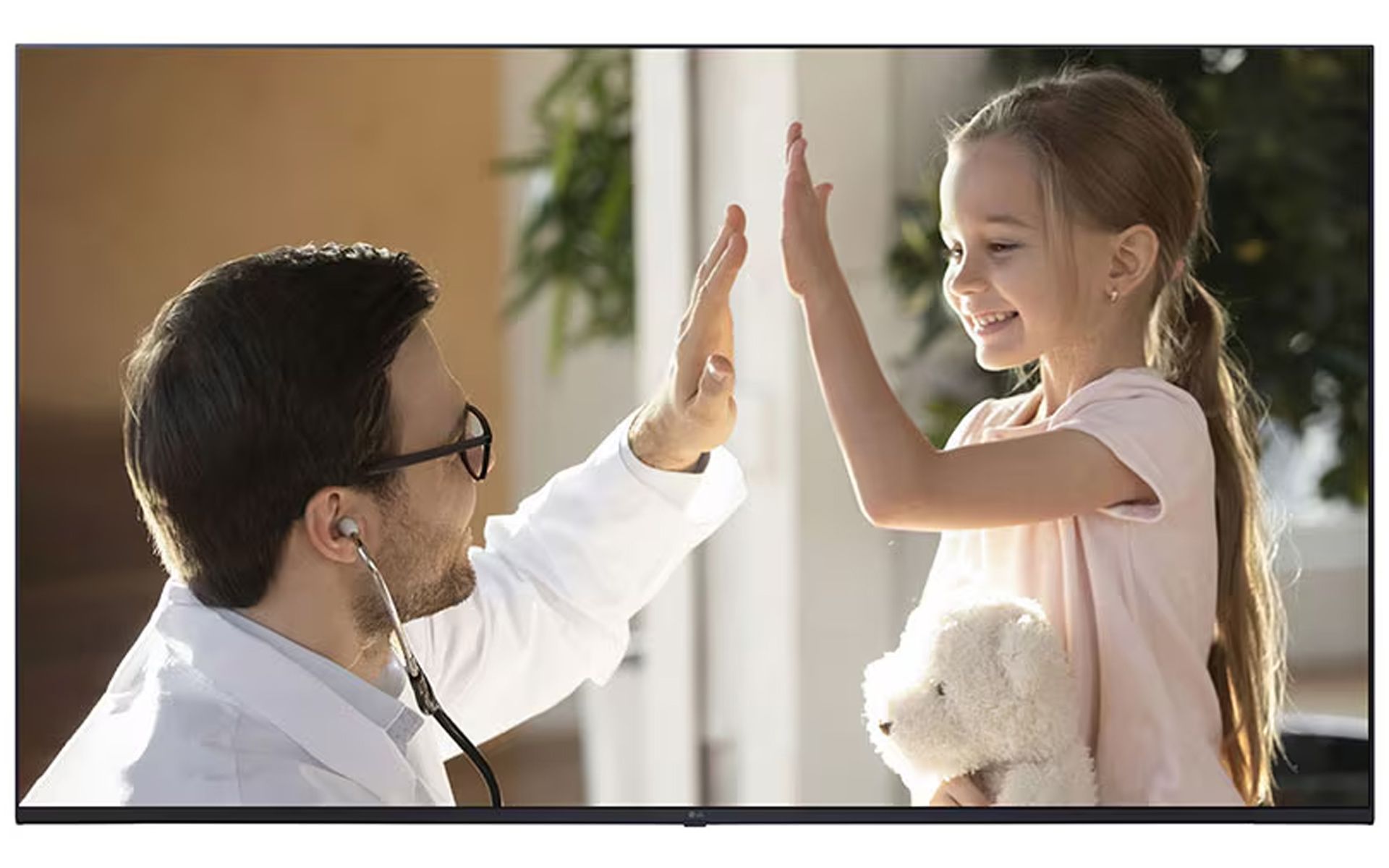 LG 55UN672M0UB 55" UHD UL-Listed Hospital TV